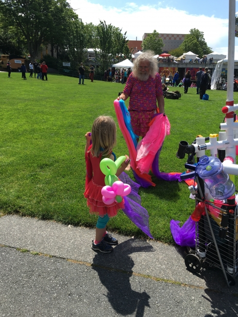 Eloise Meets a Seattle Icon